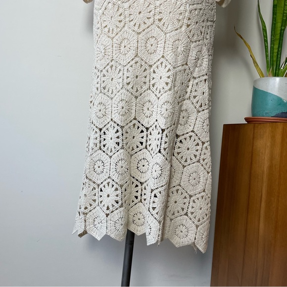 Q13/14 WE ARE KINDRED Luna Crochet Midi Dress - Picture 10 of 16